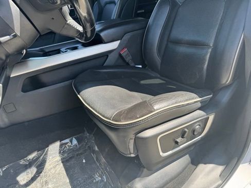 Used 2022 RAM 1500 Laramie AWD/4WD image 5
