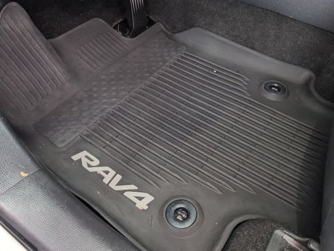Used 2020 Toyota RAV4 Limited AWD/4WD image 42