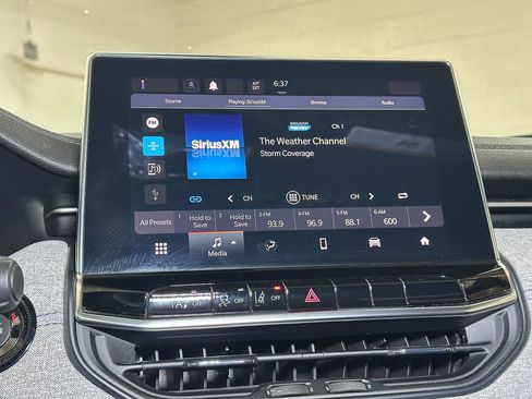 Used 2024 Jeep Compass Latitude image 37