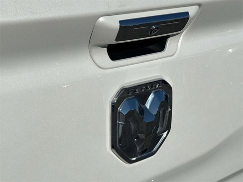 Used 2019 RAM 1500 Limited image 7