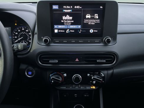 Used 2023 Hyundai Kona SEL image 27