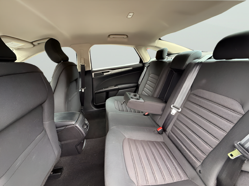 Used 2019 Ford Fusion SE FWD image 10