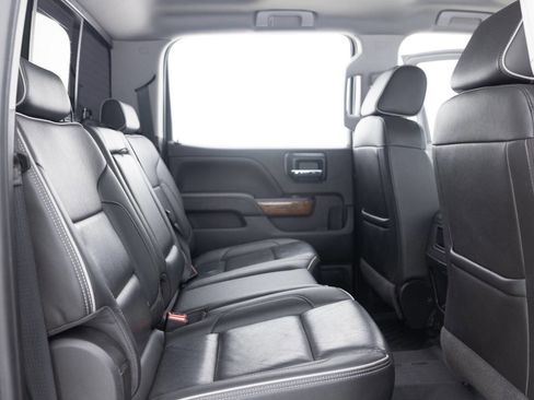 Used 2018 Chevrolet Silverado 1500 High Country image 33