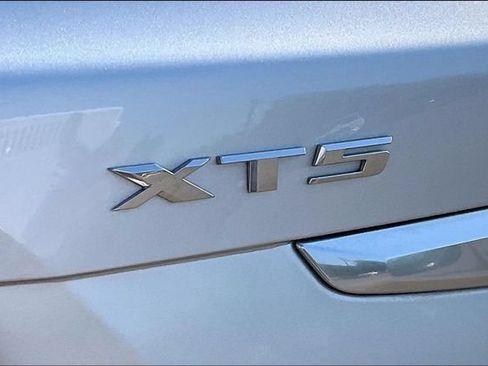 Used 2020 Cadillac XT5 Premium Luxury FWD image 8