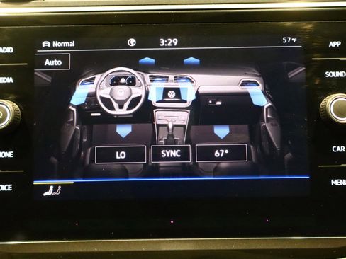 Used 2022 Volkswagen Tiguan SE image 35