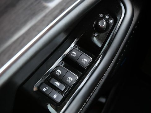 Used 2022 Jeep Grand Cherokee L Overland w/ Luxury Tech Group IV AWD/4WD image 31