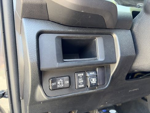 Used 2017 Toyota Tacoma TRD Sport w/ Tow Package (A/T) AWD/4WD image 20