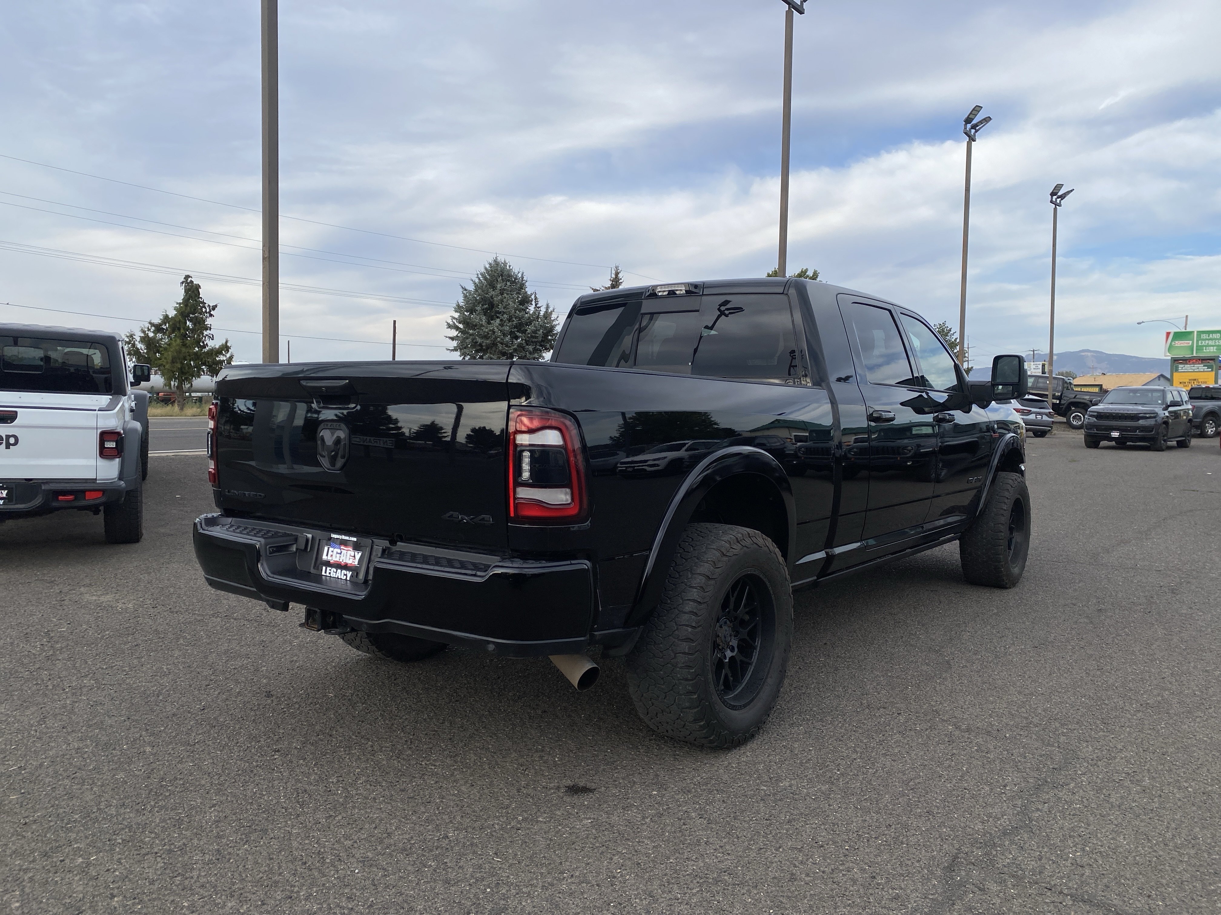 Used 2024 RAM 2500 Limited AWD/4WD image 3