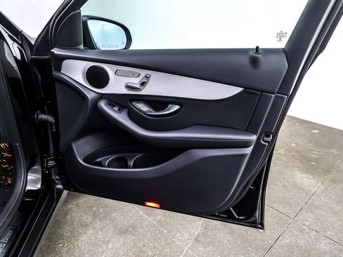 Used 2022 Mercedes-Benz GLC 300 image 25