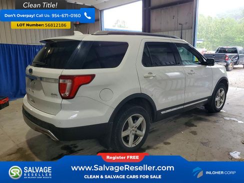 Used 2017 Ford Explorer XLT w/ Equipment Group 202A AWD/4WD image 4