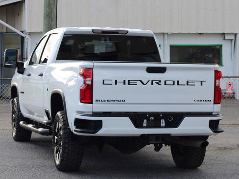 Used 2020 Chevrolet Silverado 2500 Custom w/ Custom Value Package image 6