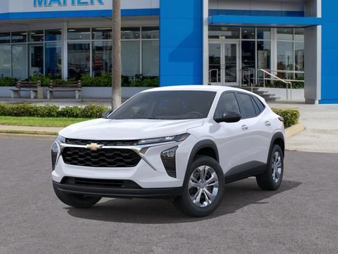 Used 2026 Chevrolet Trax LS FWD image 6