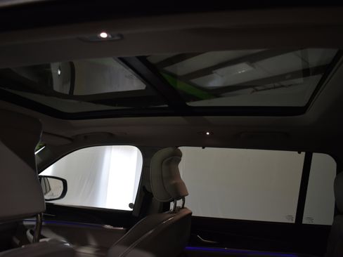 Used 2021 Jeep Grand Cherokee L Overland w/ Luxury Tech Group IV image 28