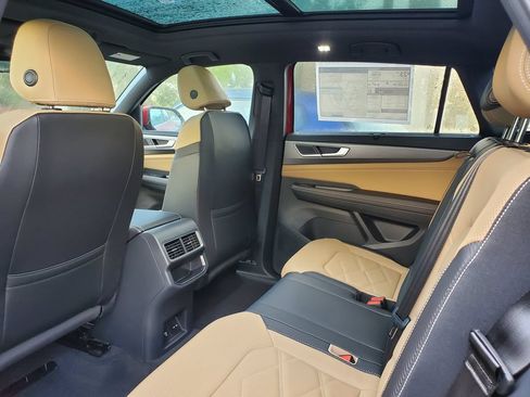 New 2026 Volkswagen Atlas Cross Sport SE FWD image 5