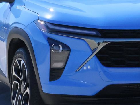 Used 2024 Chevrolet Trax RS w/ Sunroof Package image 7