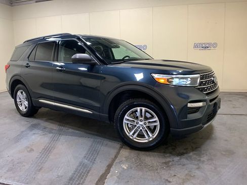 Used 2024 Ford Explorer XLT w/ Equipment Group 202A AWD/4WD image 1