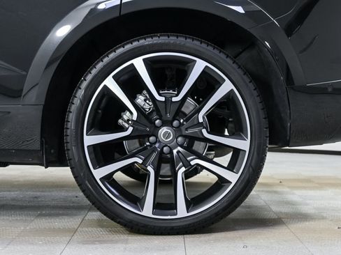 Certified 2023 Volvo XC60 B5 Ultimate w/ Protection Package Premier image 34