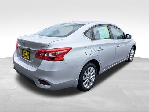 Used 2018 Nissan Sentra SV w/ Premium Package (P01) FWD image 6