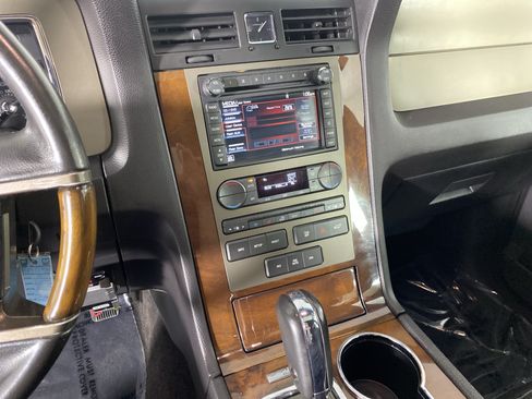 Used 2014 Lincoln Navigator 4WD image 35