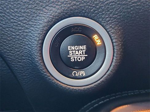 Used 2023 Dodge Challenger R/T image 17