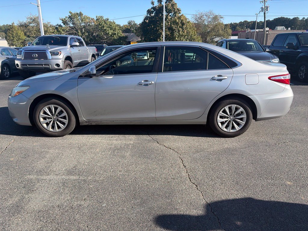 Used 2017 Toyota Camry LE FWD image 11