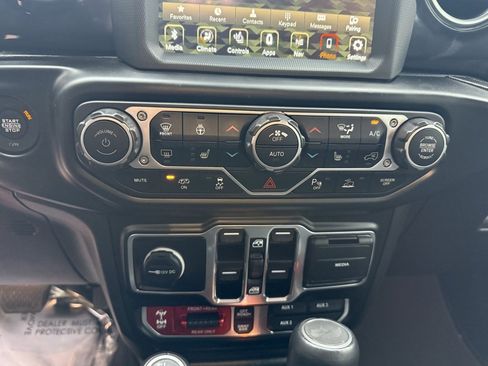 Used 2023 Jeep Wrangler Unlimited Rubicon 392 image 30