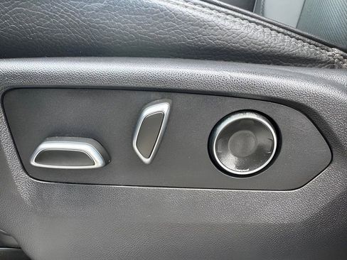 Used 2024 GMC Sierra 3500 Denali w/ Denali Reserve Package image 11