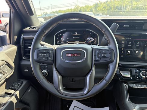 Used 2024 GMC Sierra 2500 AT4 w/ AT4 Preferred Package AWD/4WD image 23