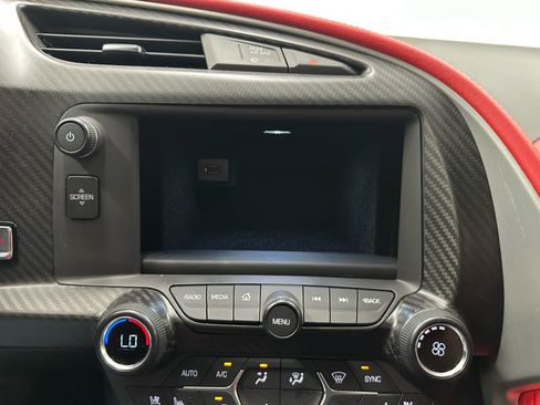 Used 2016 Chevrolet Corvette Z06 w/ 3LZ Preferred Equipment Group RWD image 32