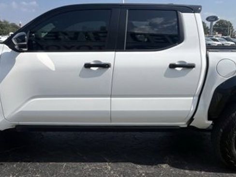 Used 2024 Toyota Tacoma TRD Pro image 5