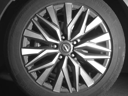 Used 2025 Nissan Altima 2.5 SV FWD image 12