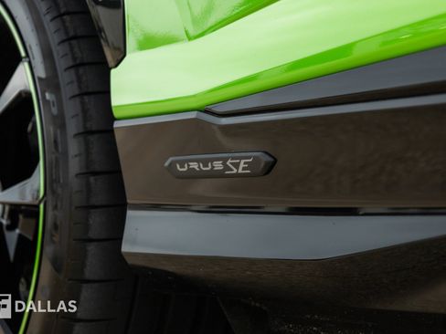 Used 2025 Lamborghini Urus Performante AWD/4WD image 19