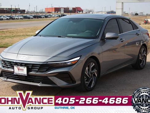 Used 2024 Hyundai Elantra Limited image 3