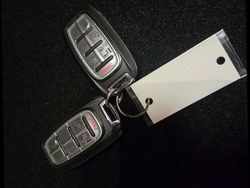 Used 2023 Chrysler Pacifica Touring-L FWD image 20