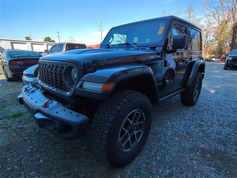 Used 2024 Jeep Wrangler Rubicon image 2