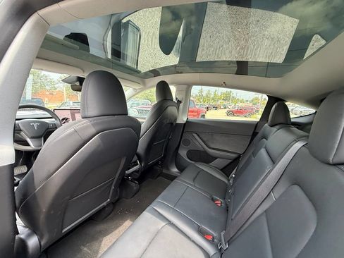 Used 2024 Tesla Model Y Long Range AWD/4WD image 21