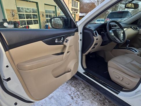 Used 2016 Nissan Rogue SL w/ SL Premium Package image 14