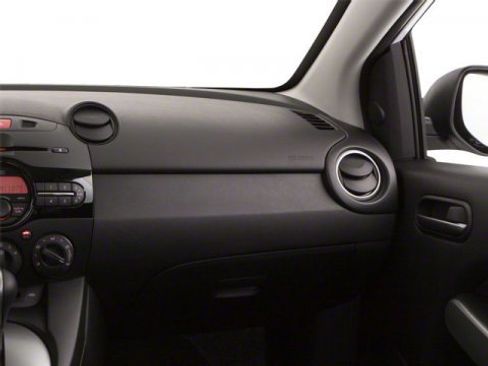 Used 2013 MAZDA MAZDA2 Sport image 20