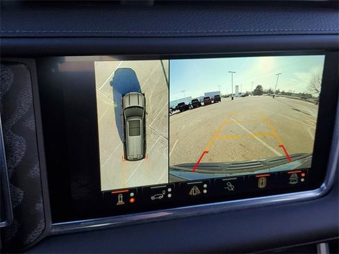 Used 2024 GMC Yukon Denali w/ Advanced Technology Package image 15