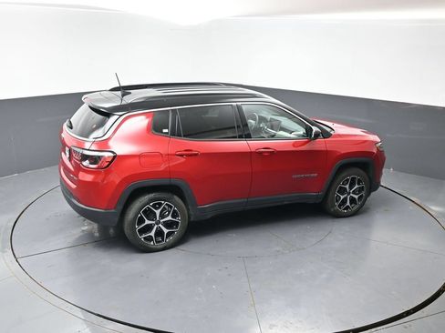 Used 2025 Jeep Compass Limited AWD/4WD image 42