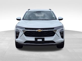 Used 2025 Chevrolet Trax LT w/ LT Convenience Package FWD video 3