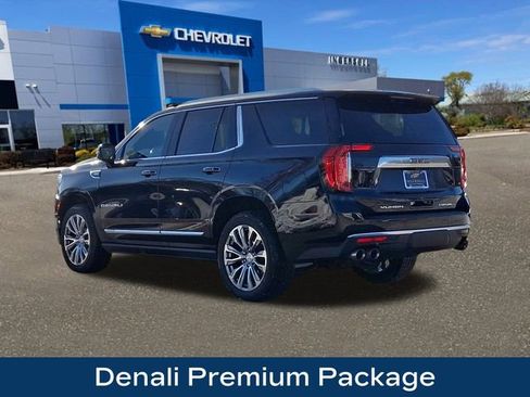 Used 2021 GMC Yukon Denali w/ Denali Premium Package image 6