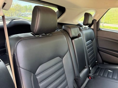 Used 2024 Ford Edge SEL image 23