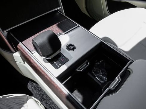 New 2026 Land Rover Range Rover Long Wheelbase SE AWD/4WD image 30