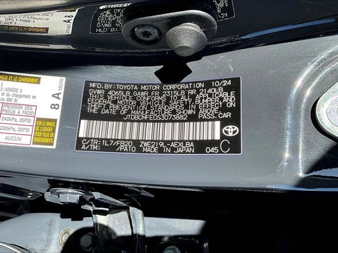 Used 2025 Toyota Corolla LE FWD image 27