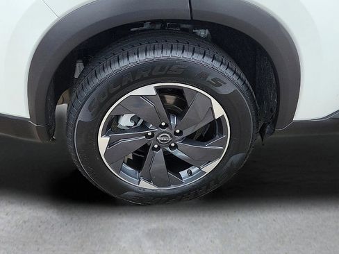 Used 2025 Nissan Rogue SV FWD image 7