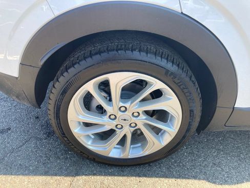 Used 2027 Chevrolet Bolt LT w/ Comfort Package FWD image 35