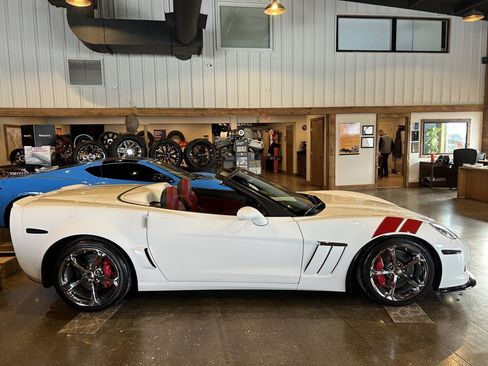 Used 2012 Chevrolet Corvette Grand Sport w/ 2LT Preferred Equipment Group image 19