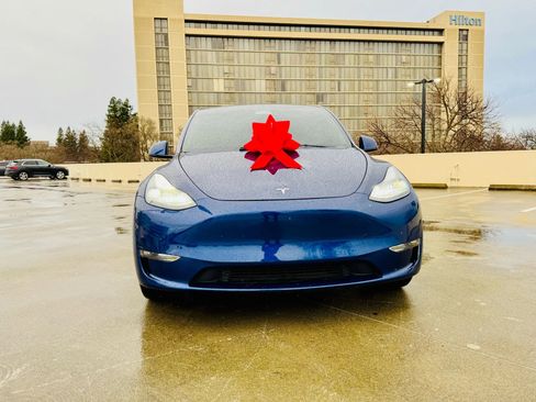 Used 2023 Tesla Model Y Performance image 11