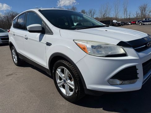 Used 2015 Ford Escape SE image 12